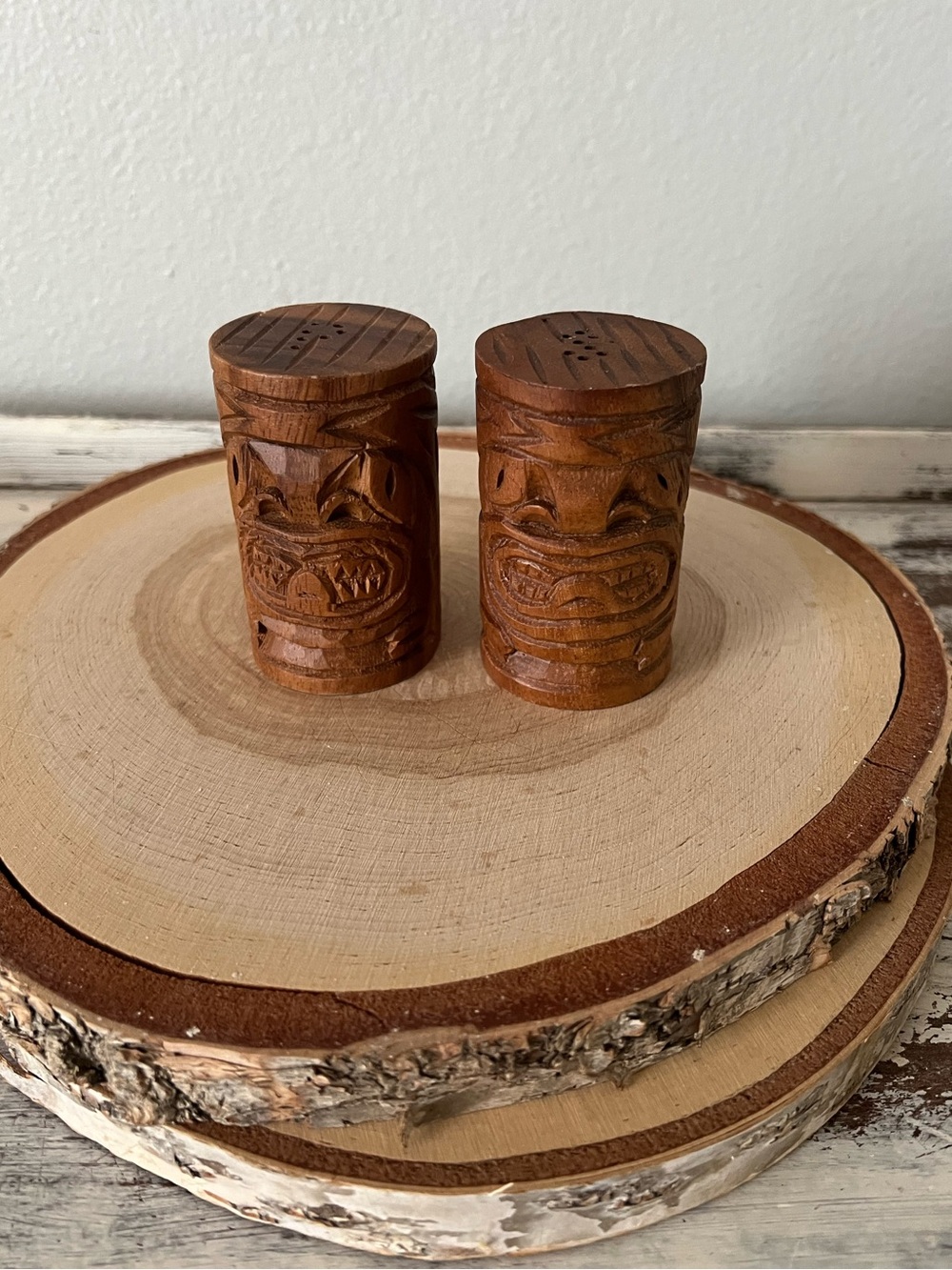 Vtg Mid Century Wood Carved Tiki Totem Salt & Pepper Shakers With Stoppers